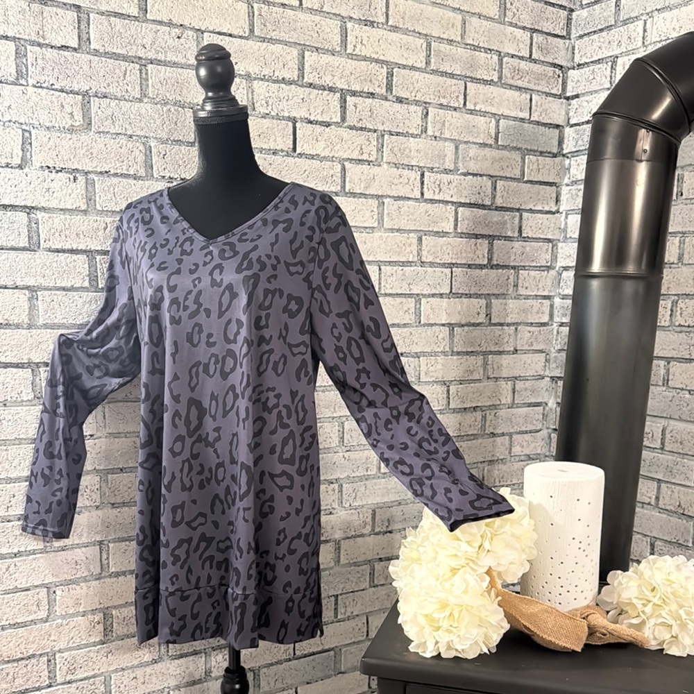 Maysoar Black and Gray Leopard Print Blouse